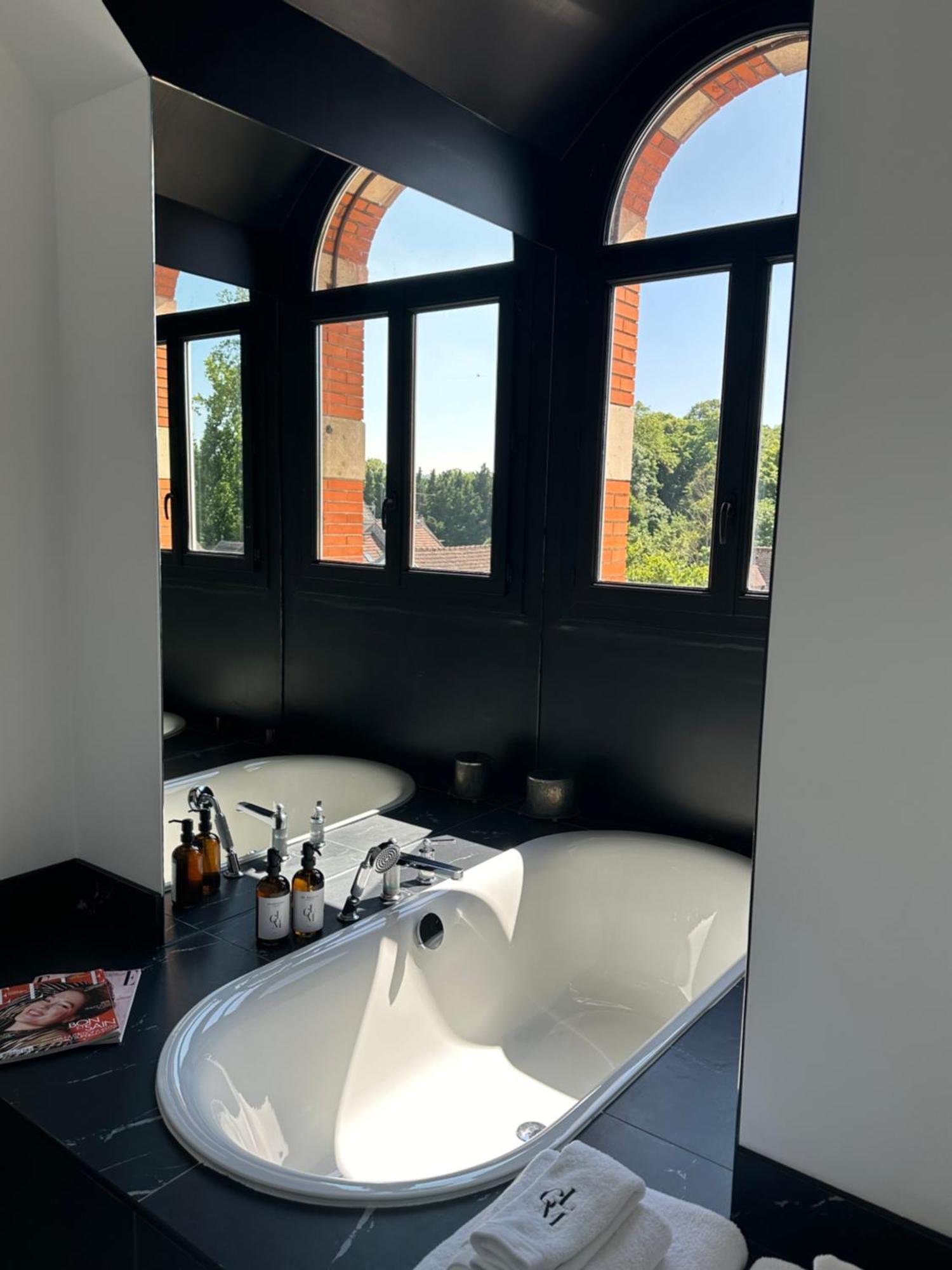 La Grande Maison Lgm Lesches Экстерьер фото